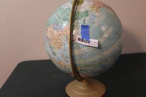 lot 254 image: Globemaster globe with texture
