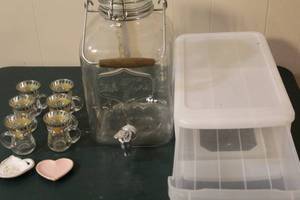 lot 249 image: Large glass jug with lid and spout 6 decorative shot glasses with handles small trinket trays and more see pictures