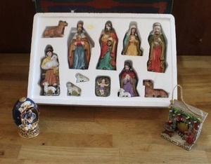 lot 86 image: Porcelain nativity scene and House of Faberge The Nativity Enamel Egg Franklin Mint Limited Edition and more see pictures