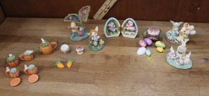 lot 59 image: a collection of vintage Easter bunny figurines and mini tea set