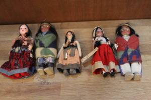 lot 32 image: Vintage handmade dolls