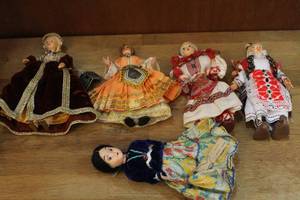 lot 31 image: Vintage handmade dolls