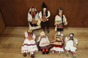 lot 28 image: Vintage handmade dolls