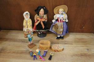 lot 27 image: Vintage handmade dolls