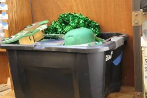 lot 26 image: Large tote full of St Pattys Day decorations pulled everything out and took pictures see all pictures to see whats in here