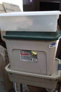 lot 13 image: lot of 3 totes