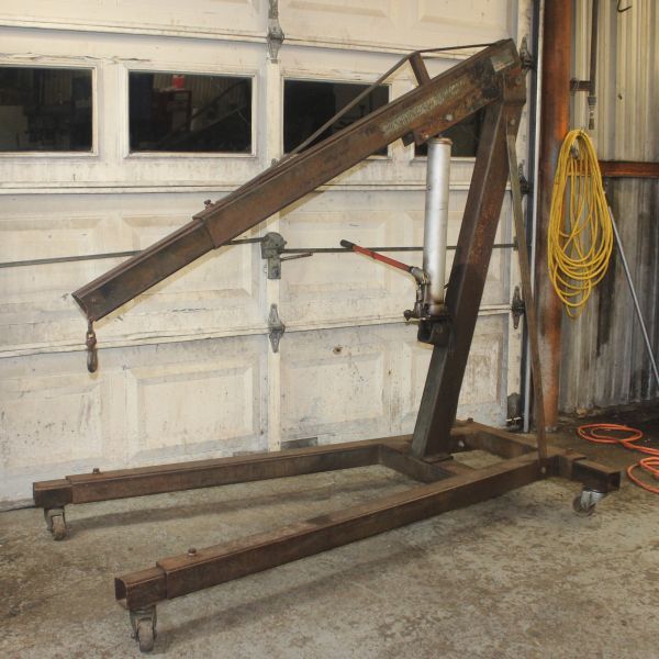 lot 1 image: Continental 4,000 Ton Shop Hoist
