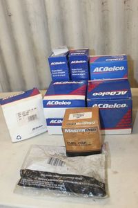 lot 62 image: NEW AC Delco and Masterpro oxygen sensors