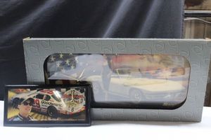 lot 97 image: Snap-On NASCAR clock and Jebco Corvette clock