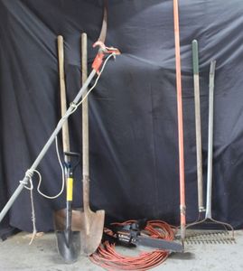 lot 146 image: Remington electric chain saw plus assorted gardening tools as shown