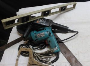 lot 189 image: Black & Decker sanderpolisher and Makita 10mm drill and more as shown