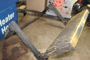 lot 195 image: Mac Tools tire step