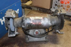 lot 196 image: Bench mount grinderpolishing wheel