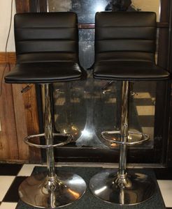 lot 213 image: Mid back bar stools (Bid is times the quantity of 2)