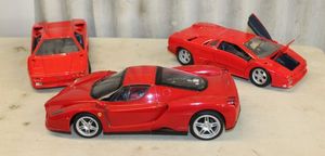 lot 219 image: Die cast Ferrari and Lamborghini sports cars