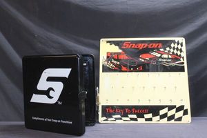 lot 280 image: Snap-On promotional displays