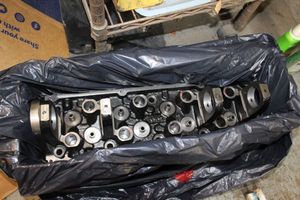 lot 292 image: Engine cylinder head