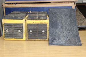 lot 294 image: Dock bumber blocks and wheel stop