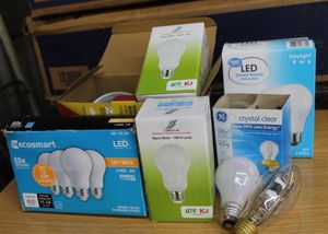 lot 328 image: Assorted light bulbs as shown