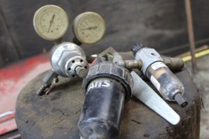lot 323 image: Pneumatic metering valves and wateroil traps