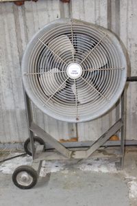 lot 304 image: Industrial circulation fan