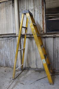 lot 319 image: Green Bull folding ladder