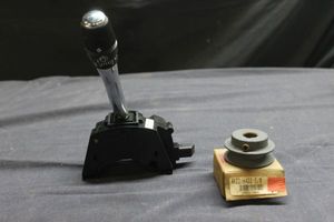 lot 311 image: Windshield washer control arm plus