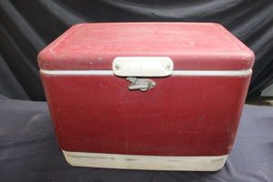lot 317 image: Coleman ice cooler