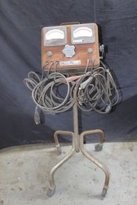 lot 338 image: Sun Electric Volt Ampere tester