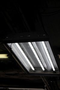 lot 368 image: One shop light with 3 bulbs
