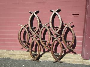 lot 22 image: Beautiful metal wall art candle holder