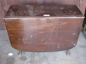 lot 60 image: drop leaf table 293614 sides down- sides up 293660