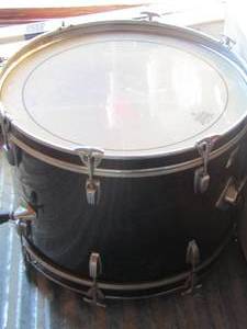 lot 18 image: BASS DRUM - Remo pintrest head,   1622