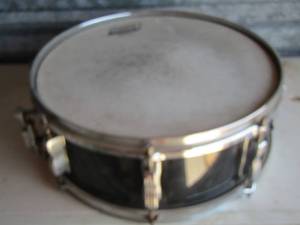 lot 65 image: LUDWIG 614 12 Rockers Drum SKIN