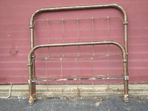 lot 169 image: VINTAGE Metal full size Head and Foot Board - (SIDERAIL OPENIING ARE PIN)