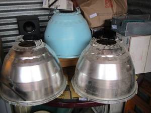 lot 184 image: 2 outdoor shop lights