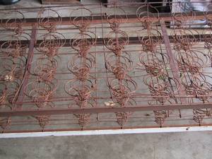 lot 189 image: VINTAGE BED  W SPRINGS  TWIN THAT CONVERTS TO A FULL
