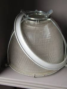 lot 190 image: outdoor light