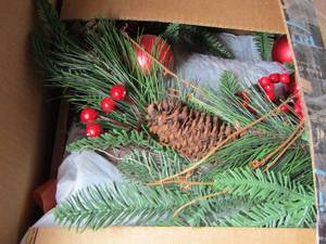 lot 194 image: Holiday Dcor