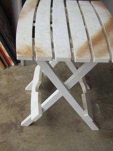 lot 195 image: small foldable white outdoor table