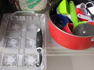 lot 203 image: kitchen lot , measuring cops and more