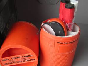 lot 201 image: roadside emergency kit