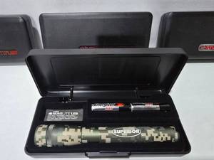 lot 203 image: Lot of 4 NEW Mini Mag Lite LED Flashlites