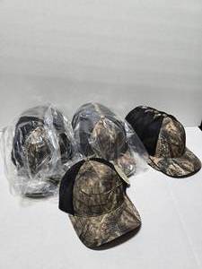 lot 370 image: Lot of 28 Pacific 694M CamoBlack Hats