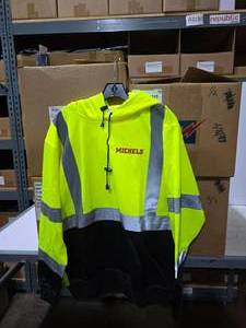 lot 448 image: 4 Boxes of Body Guard Safety Gear Hi Viz Hoodies.  Approx 61 Hoodies