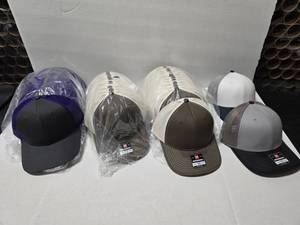 lot 533 image: Lot of Approx 41 Misc Richardson 112 Snapback Trucker Hats.