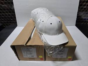 lot 666 image: Richardson R78 WhiteBlack Casual Sandwich Visor Caps.  Approx 24 Hats Per Box  QUANTITY 3 BOXES  BID IS TIMES THE QUANTITY