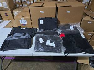 lot 860 image: Lot of 8 Misc Bags, Messenger Bags & Backpacks