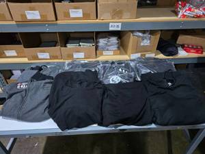 lot 866 image: Lot of 19 Quik Flip Hoodies