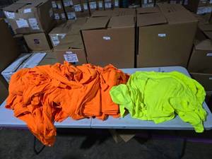 lot 868 image: Large Lot of Misc Hi Viz Gildan Yellow & Orange Shirts
